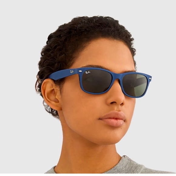 Ray-Ban Classic Blue Ray Ban WAYFARER Sunglasses - Picture 1 of 12